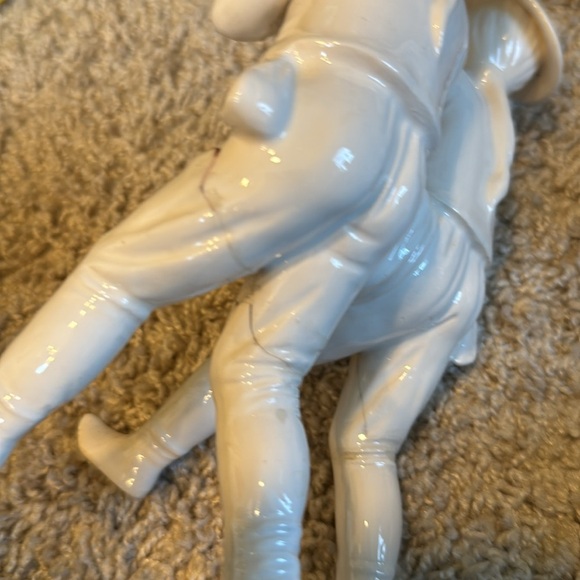 Ceramic or China - Asian Men Carrying a Basket Elegant White Ceramic Figurine - Picture 14 of 14